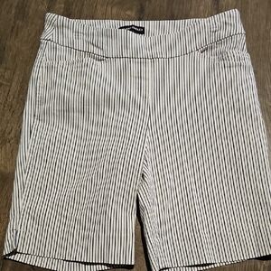 Hilary Radley Shorts Blue Pinstripes Stretch Bermuda Medium Summer Women